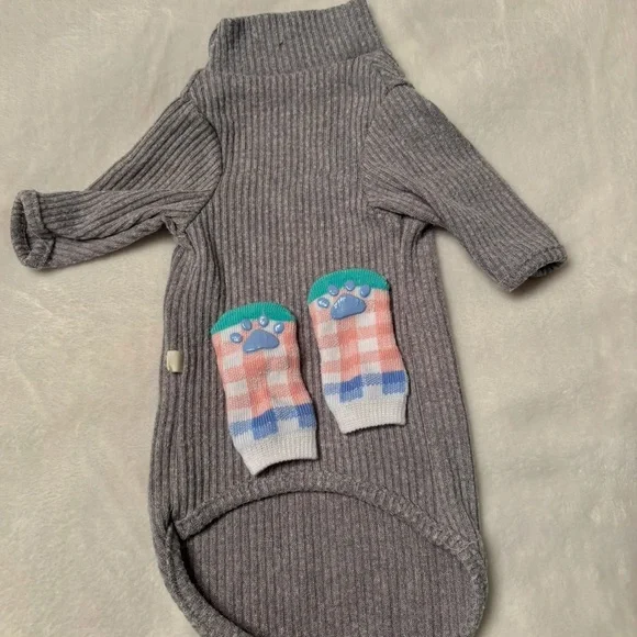 Size XS cat shirt and cat socks - Picture 2 of 3